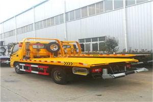 富源附近拖车救援搭电